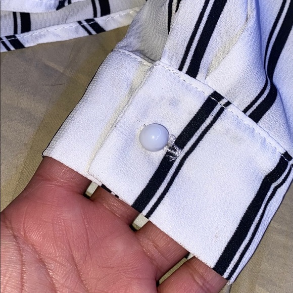 Front tie striped blouse - Picture 3 of 3